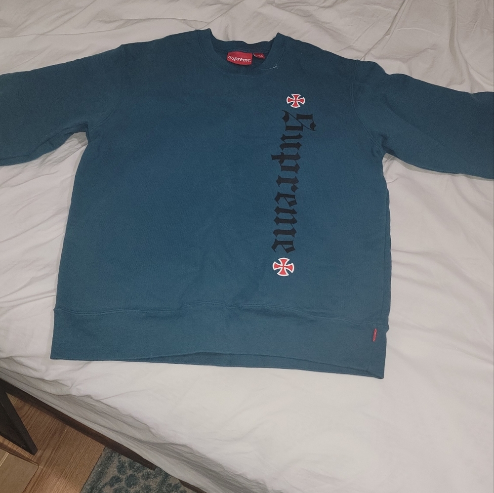 Supreme crew neck